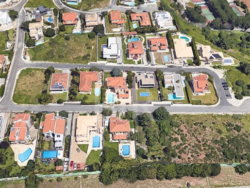 Plot with project for construction of 4-bedroom villa in Oeiras