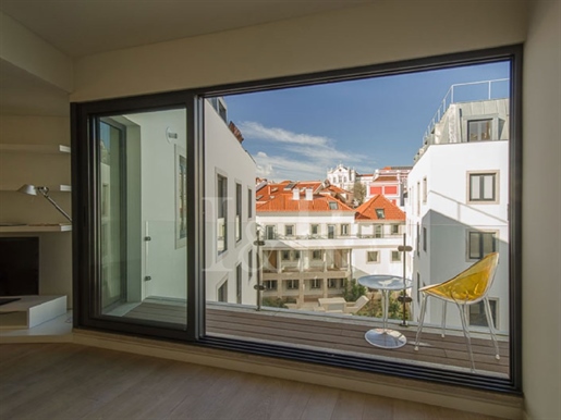 Excellent 2 bedroom apartment loft in private condominium in the historic center of Lisbon