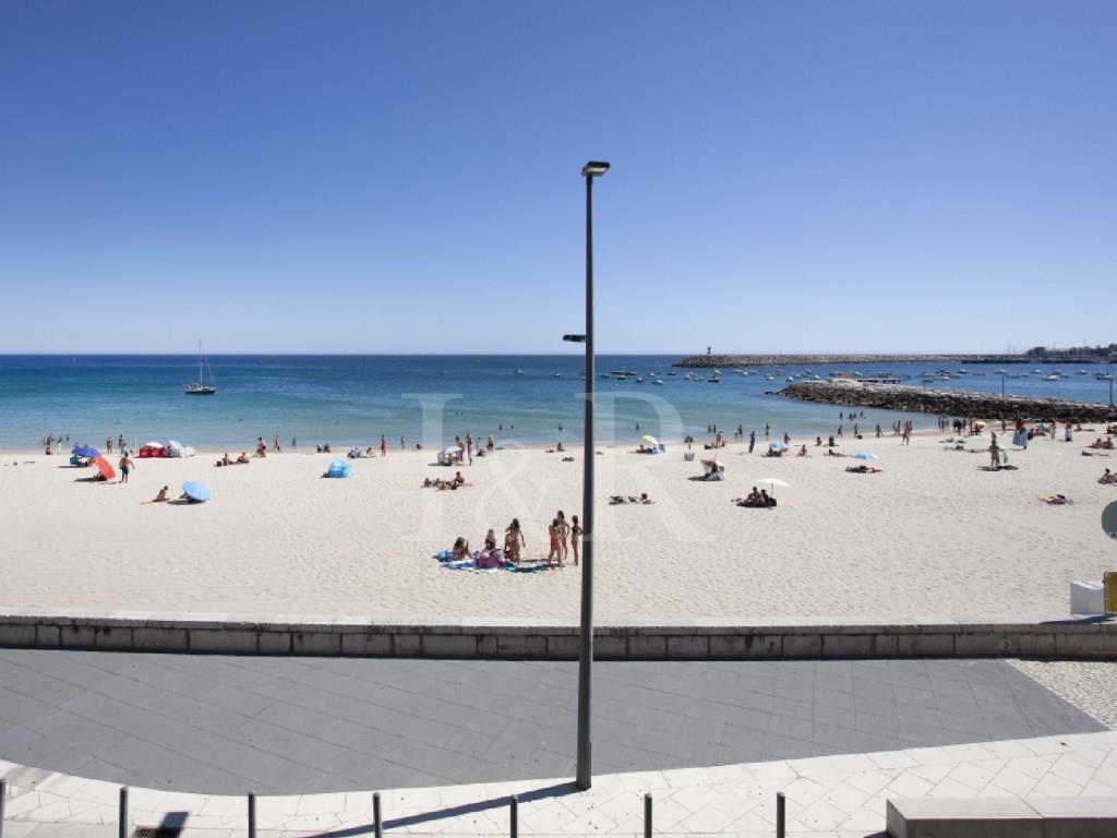 1 bedroom apartment with sea view, terrace and guaranteed profitability, in Sesimbra
