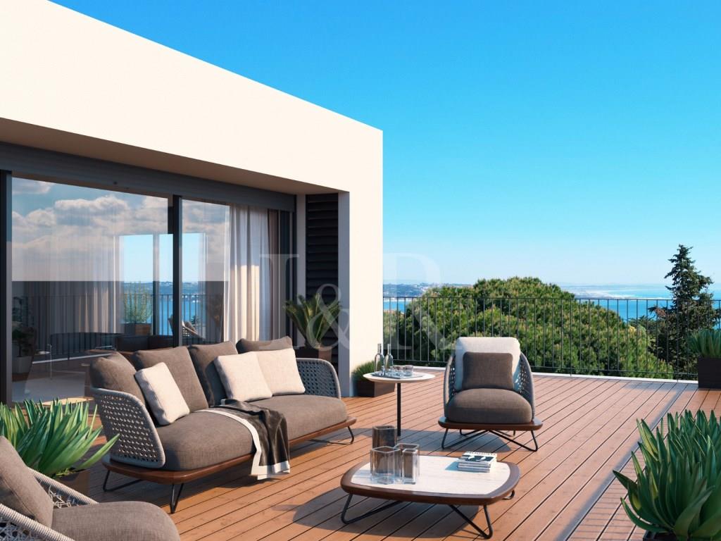 4-Bedroom duplex apartment with terrace and parking in Caxias, Oeiras