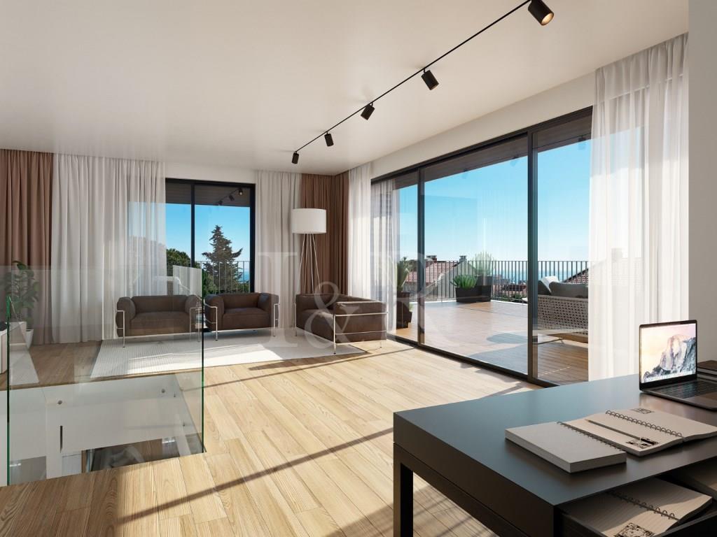 4-Bedroom duplex apartment with terrace and parking in Caxias, Oeiras