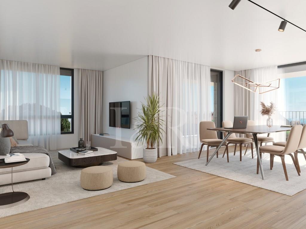 4-Bedroom duplex apartment with terrace and parking in Caxias, Oeiras