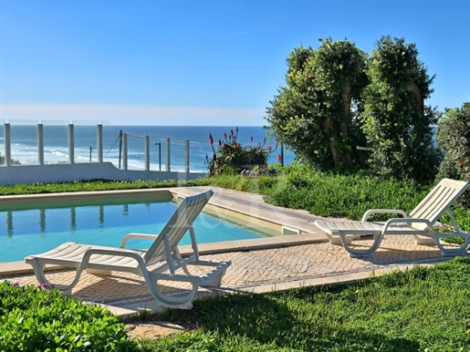 6-Bedroom villa with garden, pool and sea view in Praia Grande