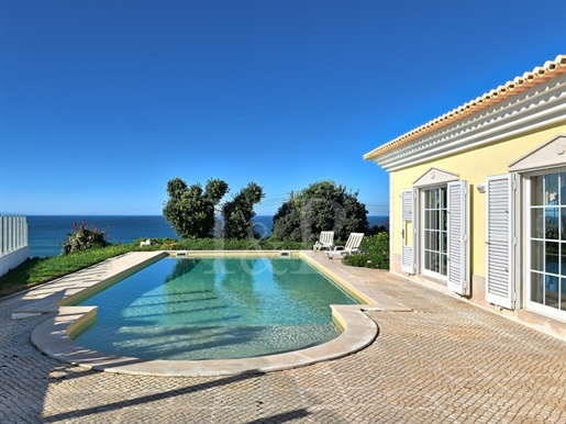 6-Bedroom villa with garden, pool and sea view in Praia Grande
