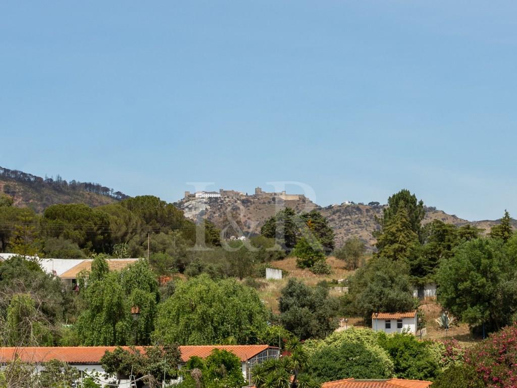 Farm with 7-bedroom villa to restore in Setúbal