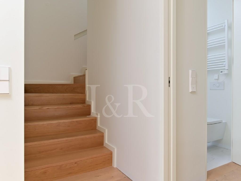 2-Bedroom duplex apartment with parking and balcony, in Campo Grande, Lisbon