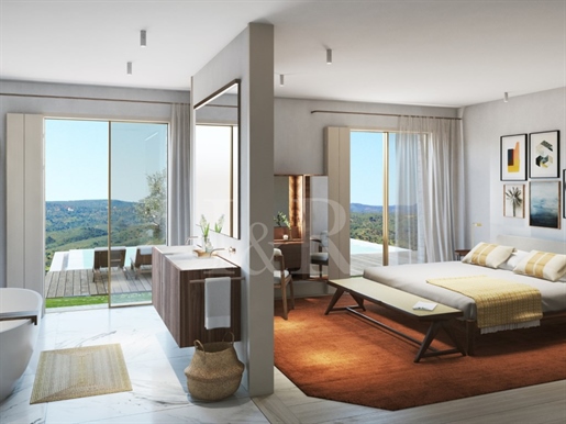 4-Bedroom villa with pool in resort with golf in Algarve