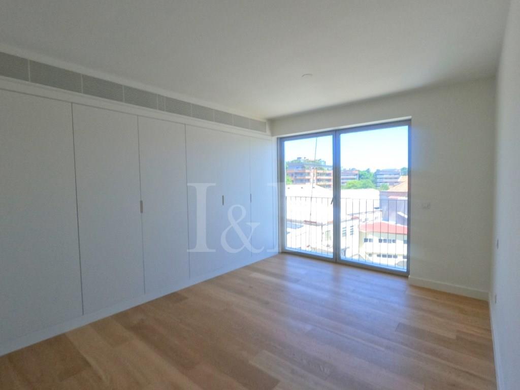 Appartement 3 pièces avecbalcons et garage près de l'Expo, Lisbonne