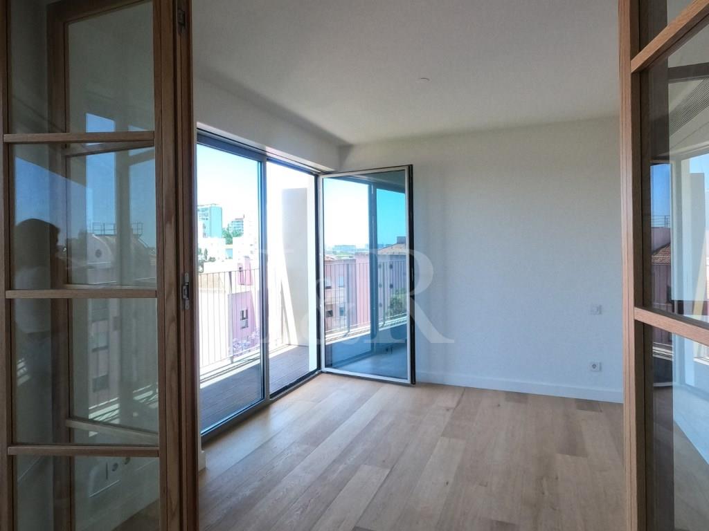 Appartement 3 pièces avecbalcons et garage près de l'Expo, Lisbonne