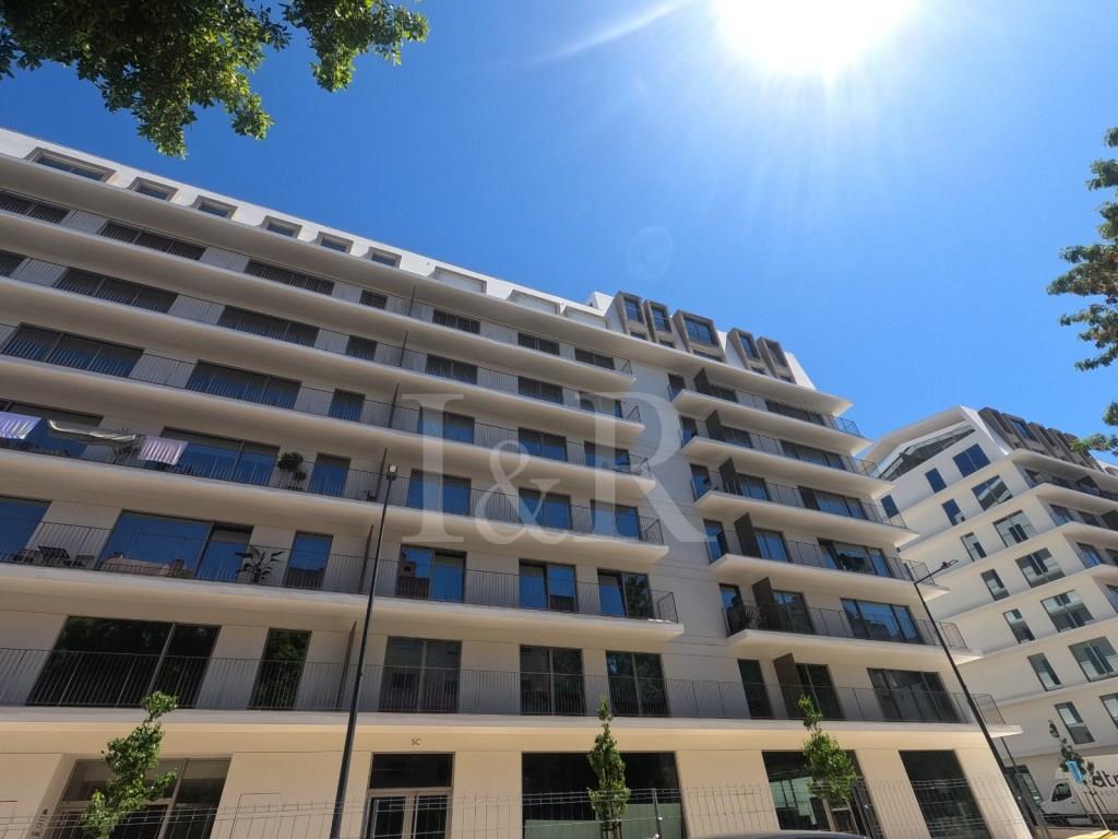 Appartement 3 pièces avecbalcons et garage près de l'Expo, Lisbonne