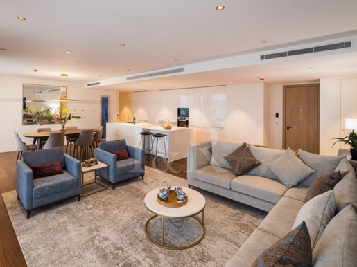4-Bedroom apartment with terrace and river view, in Parque Nações, Lisbon