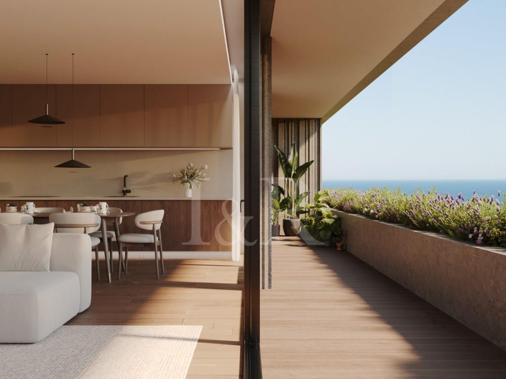 2 bedroom duplex with terrace and garage, in Sesimbra
