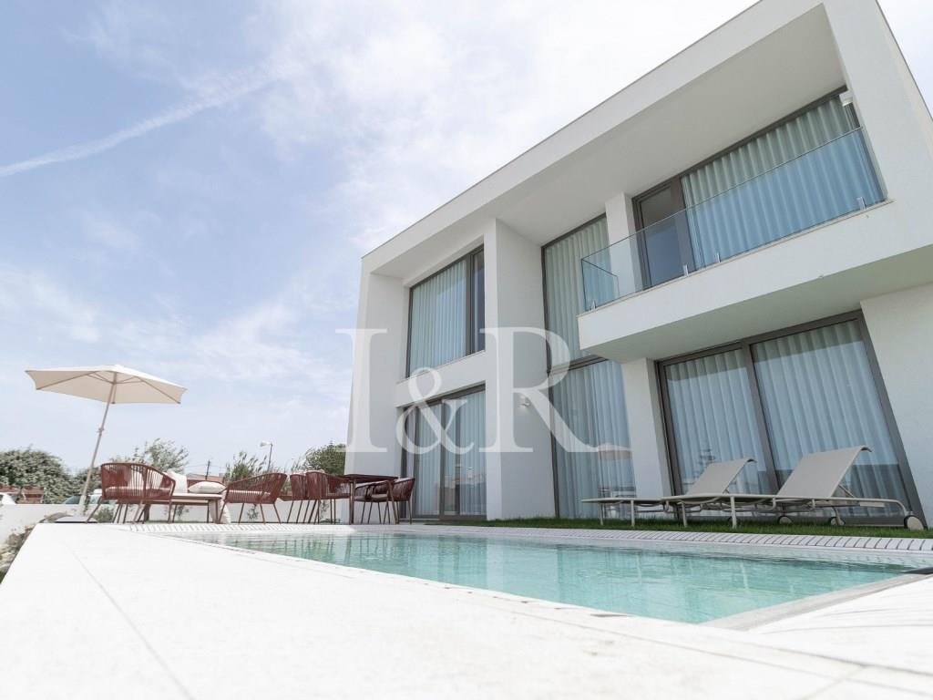 4-Bedroom villa with garden and pool in Fontanelas, Sintra
