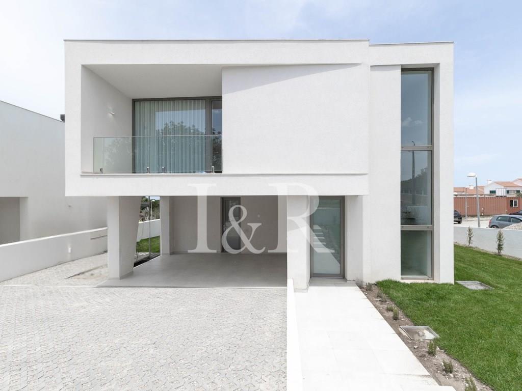 4-Bedroom villa with garden and pool in Fontanelas, Sintra