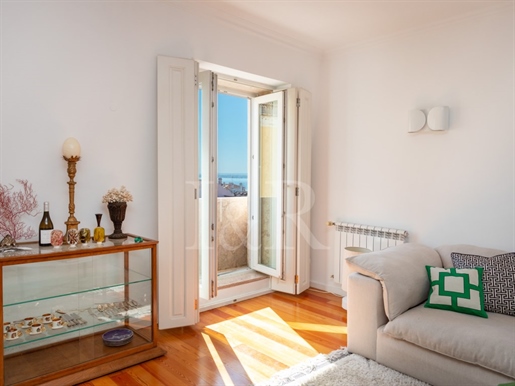 Luxury 2-bedroom apartment with balcony and river view in Chiado