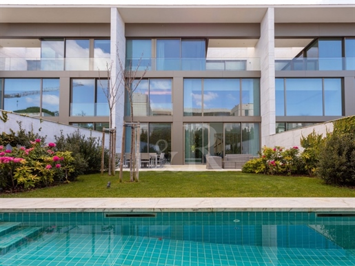 4-Bedroom villa with garden and pool in Cascais