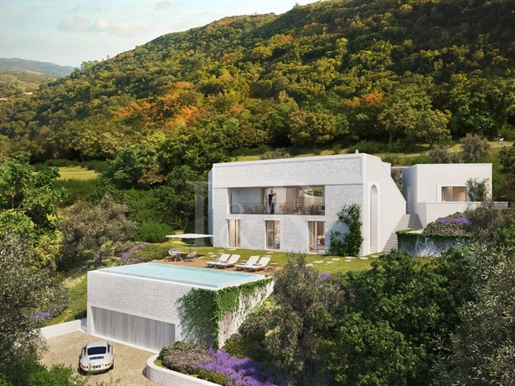 6-Bedroom villa with pool in resort with golf in Algarve