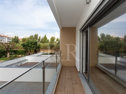 3 bedroom apartment with parking and balcony, Parede, Cascais