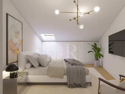 3-Bedroom duplex Penthouse with terrace and parking, near Av. Liberdade, Lisbon