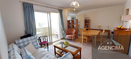Apartment with pond view in Marseillan center