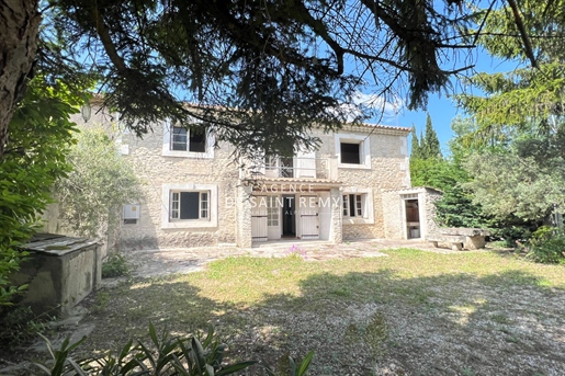 Authentic Stone Mas to Renovate on the Heights of Saint-Rémy-d