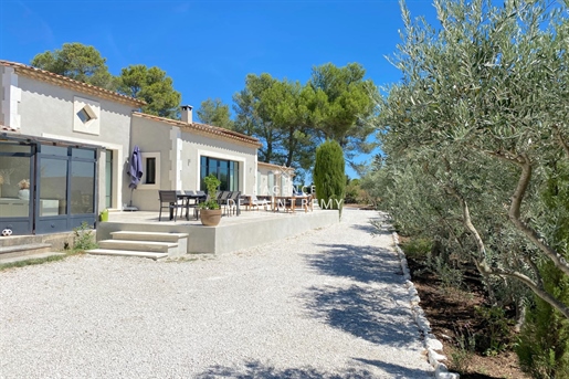 Maison avec Vue Panoramique et Charme Provençal