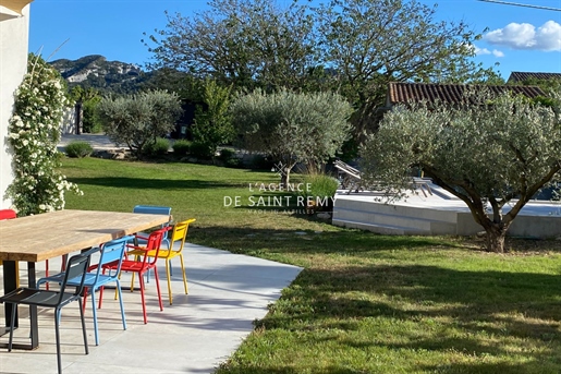 Rare Exclusive: 350m² House with View of the Alpilles, Close t