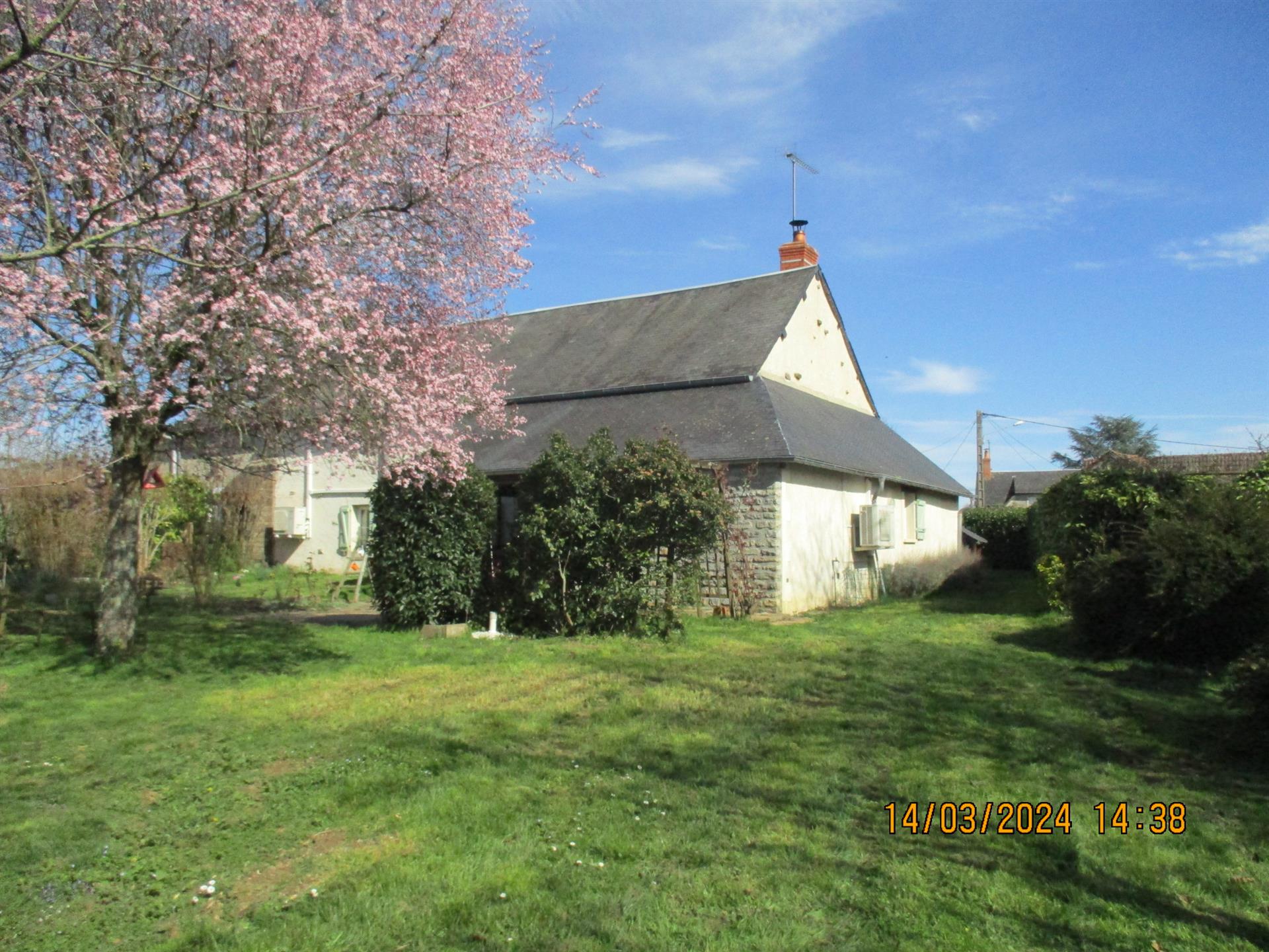 In de buurt van Châtillon-en-Bazois, comfortabel huis 104m² met tuin