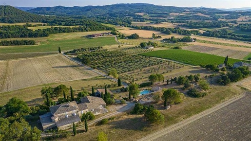 Propriete sur 2 hectares avec une olivette de 425 oliviers