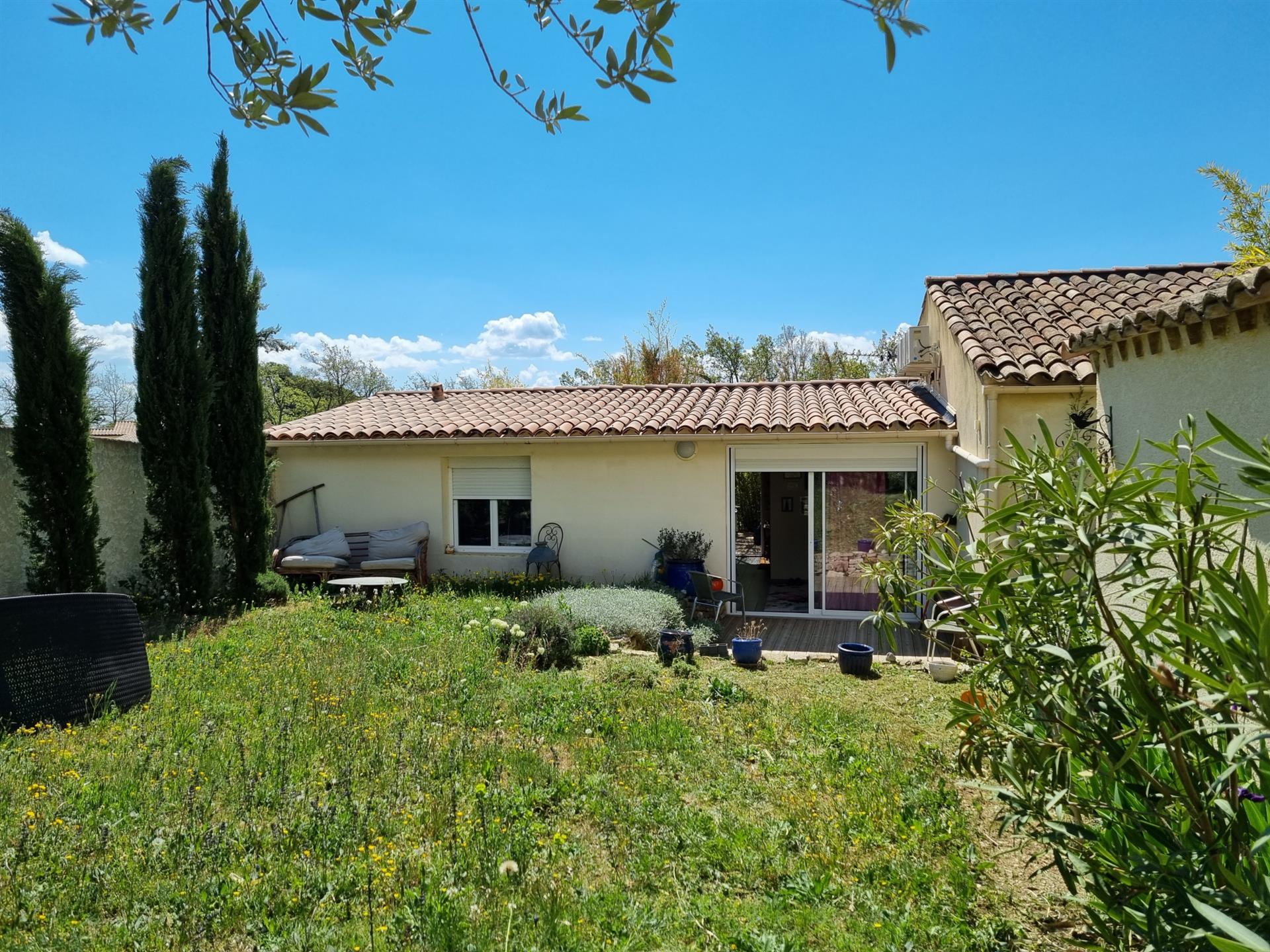 House with an olivette of 150 olive trees and truffle oaks on 4 Ha