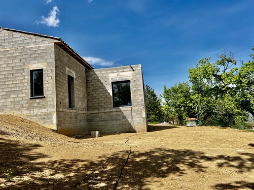 New 6 room house with panoramic view