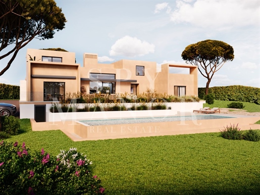 Exquisite 4 Beds Villa with Heated Pool and Contemporary Elegance