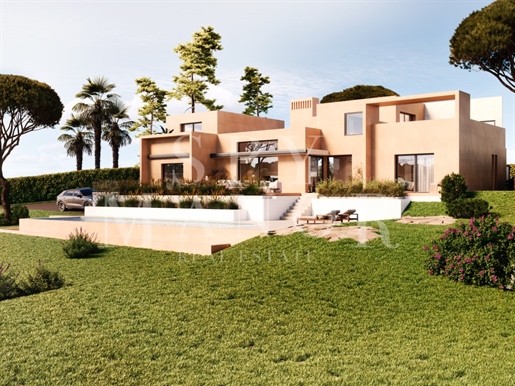 Exquisite 4 Beds Villa with Heated Pool and Contemporary Elegance