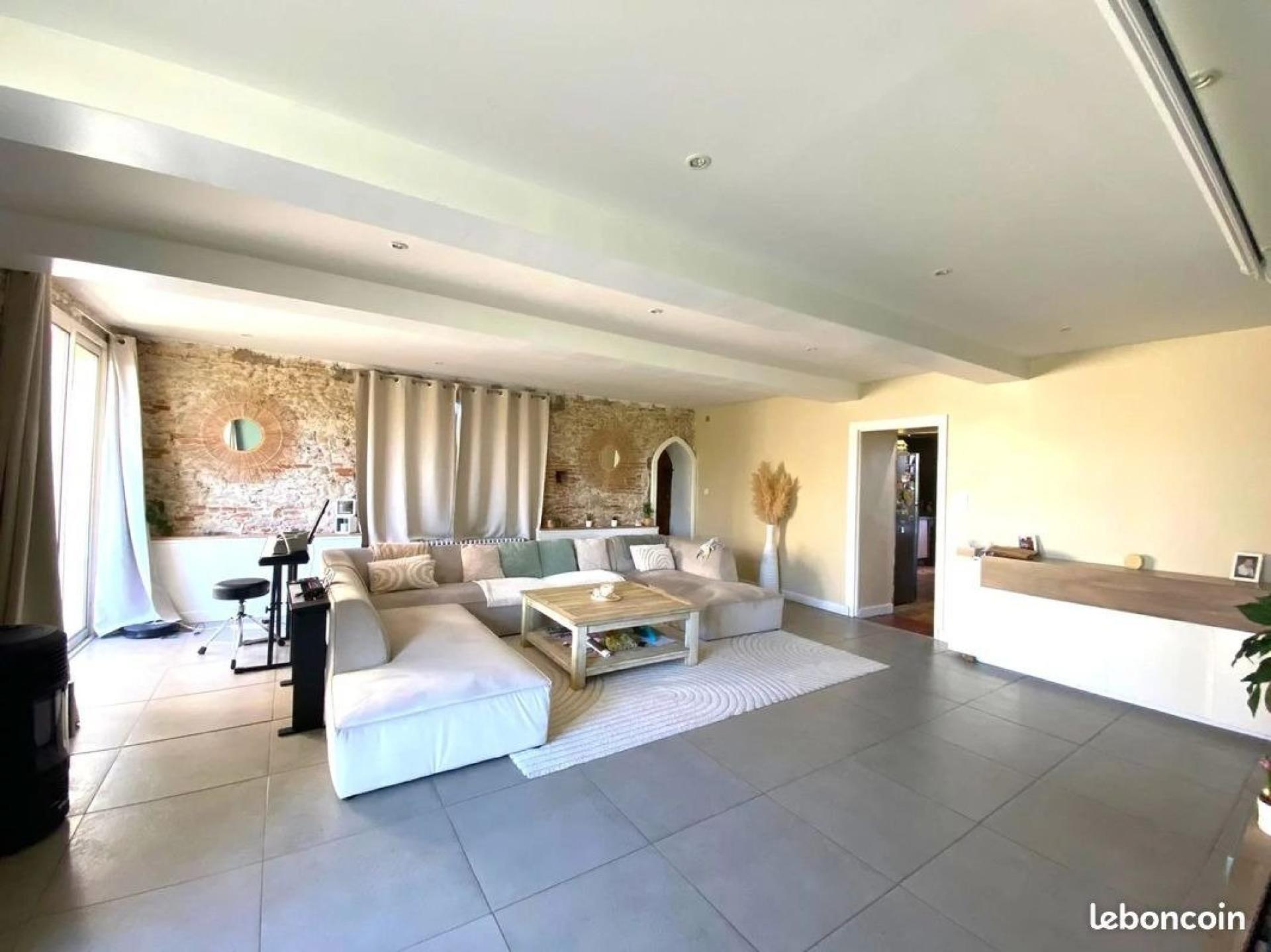 Purchase: Luxury property (31590)