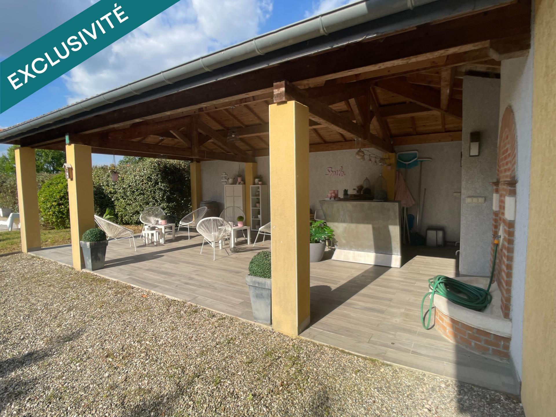 Purchase: Luxury property (31700)