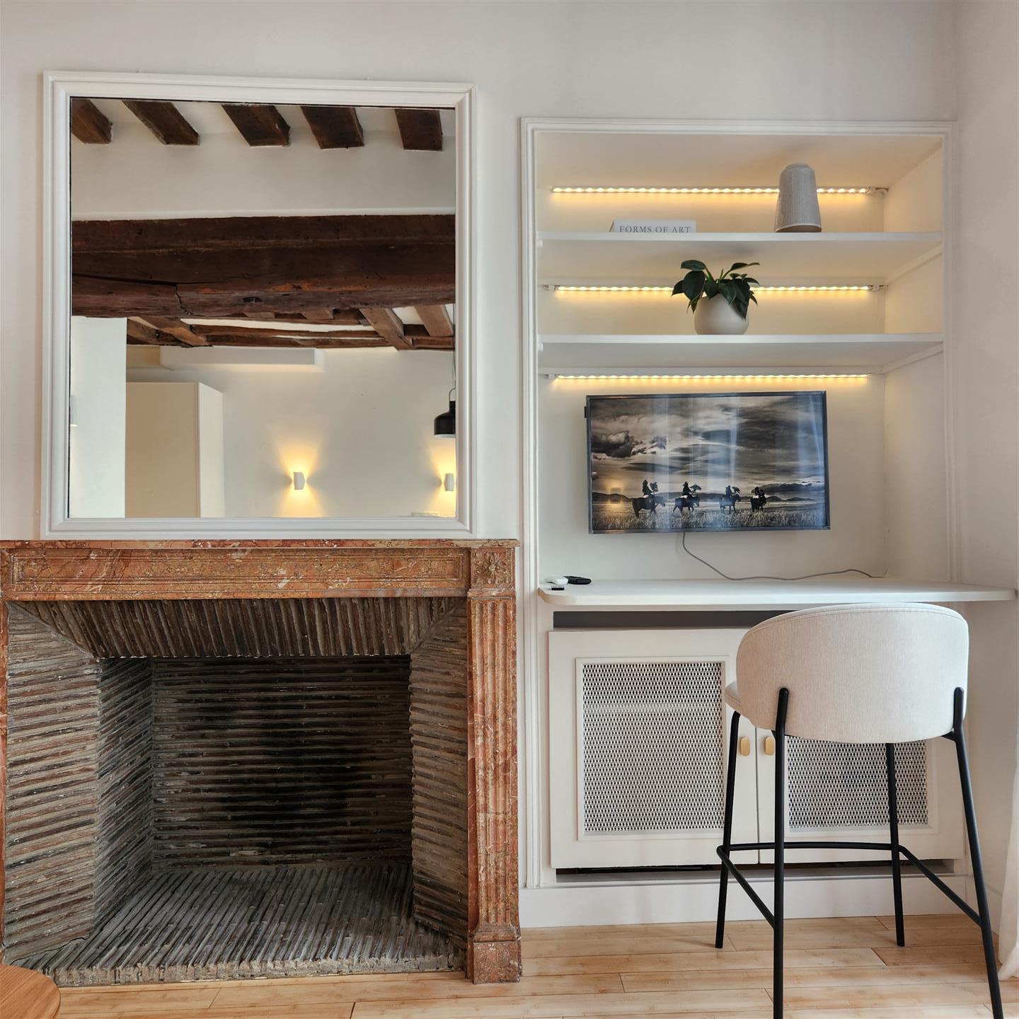 Pied-À-Terre excepțional în Saint-Germain-des-Prés – Renovare de lux, locație căutată