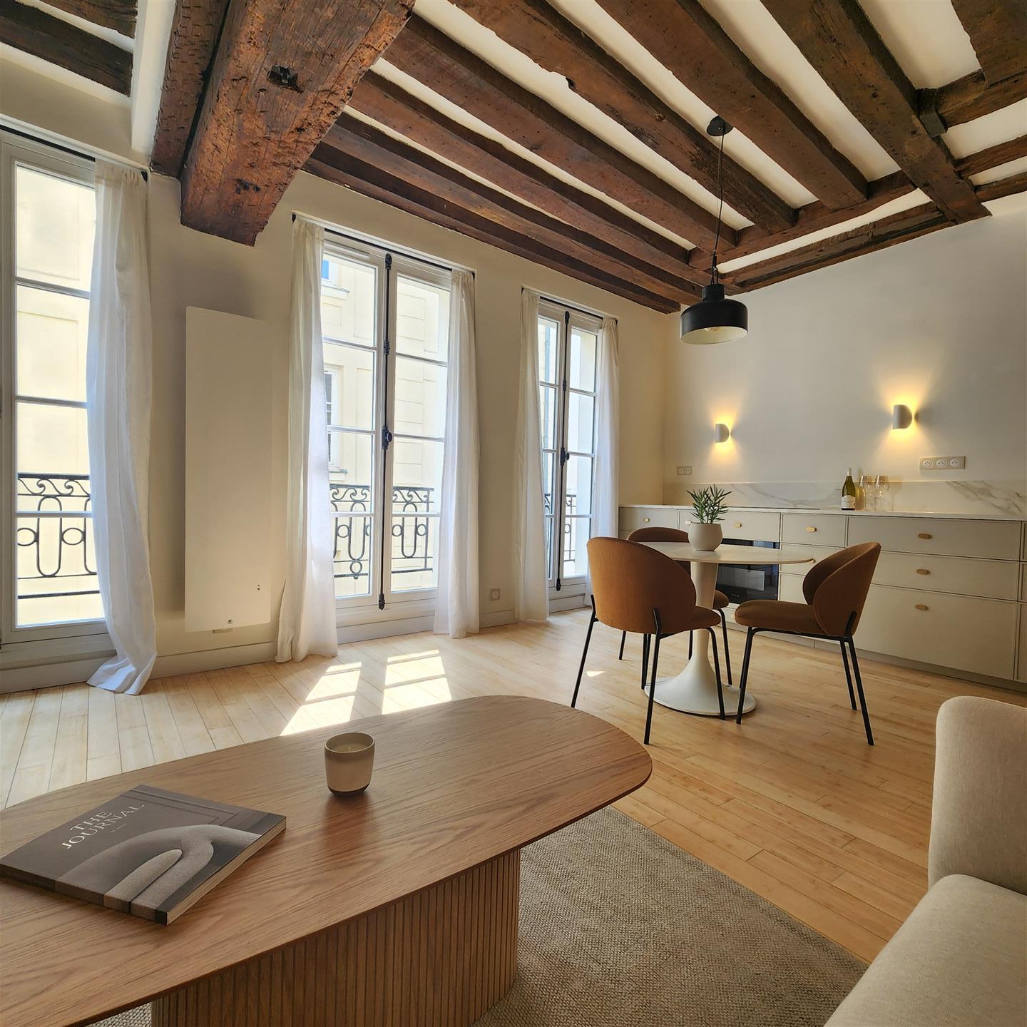 Pied-À-Terre excepțional în Saint-Germain-des-Prés – Renovare de lux, locație căutată