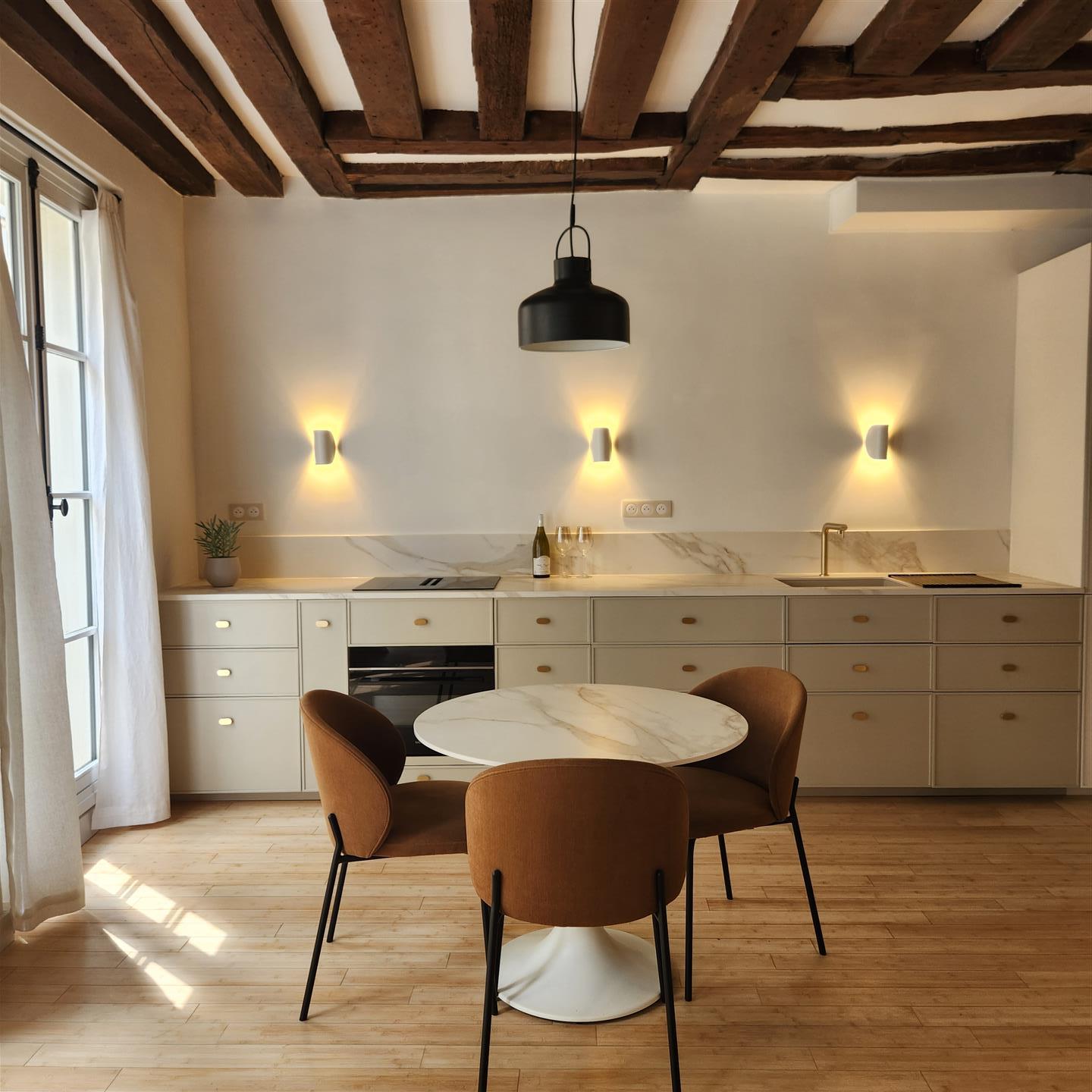 Pied-À-Terre excepțional în Saint-Germain-des-Prés – Renovare de lux, locație căutată