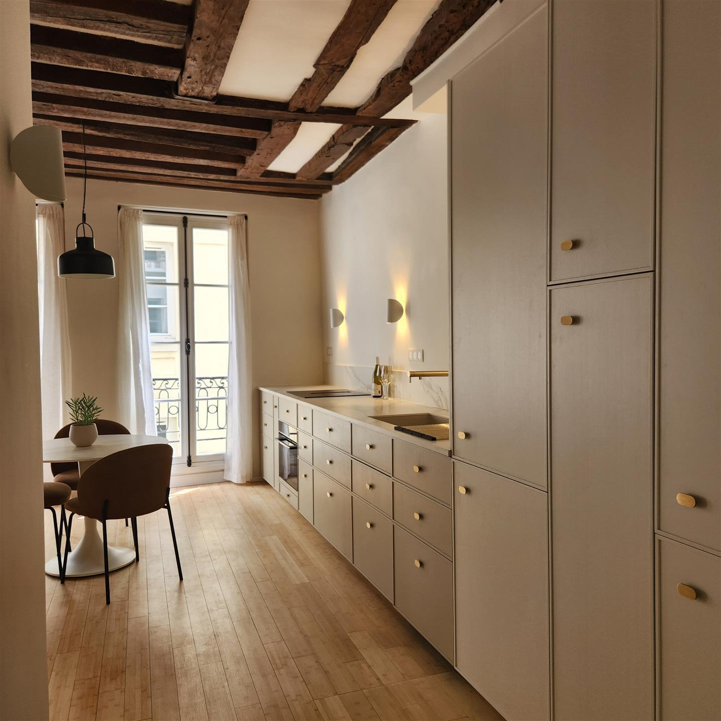 Pied-À-Terre excepțional în Saint-Germain-des-Prés – Renovare de lux, locație căutată