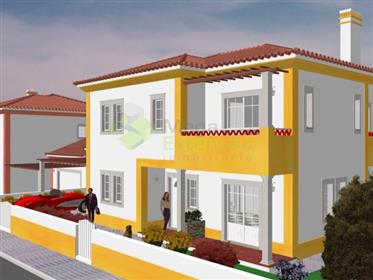 Plot of land with 365.00 m2 for construction of villa.
