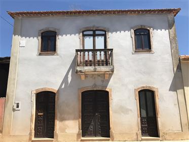 Chalet restaurado de 4 dormitorios en el municipio de Cadaval 