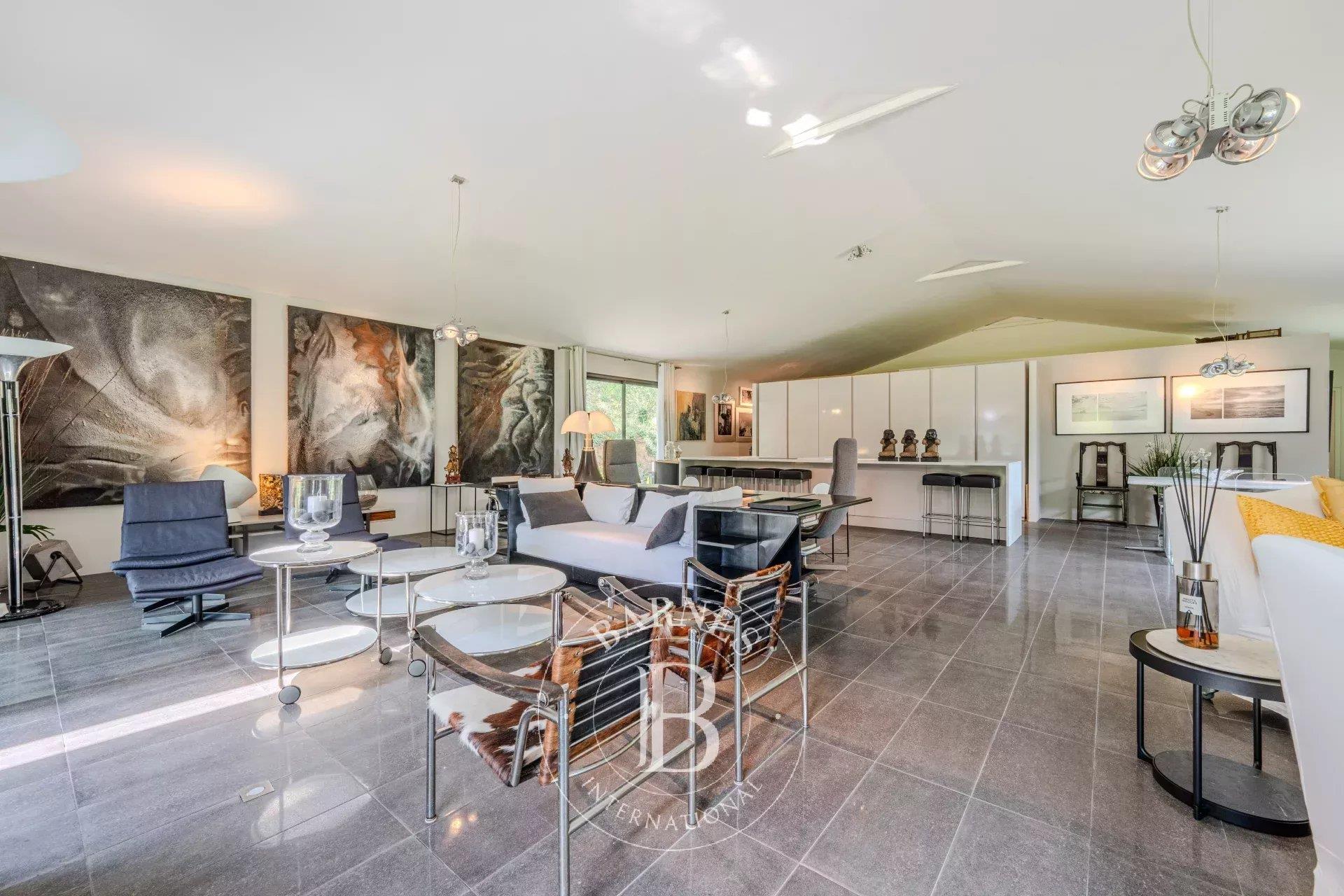 Bonnieux - Property With Guest House - 5 Bedrooms - View