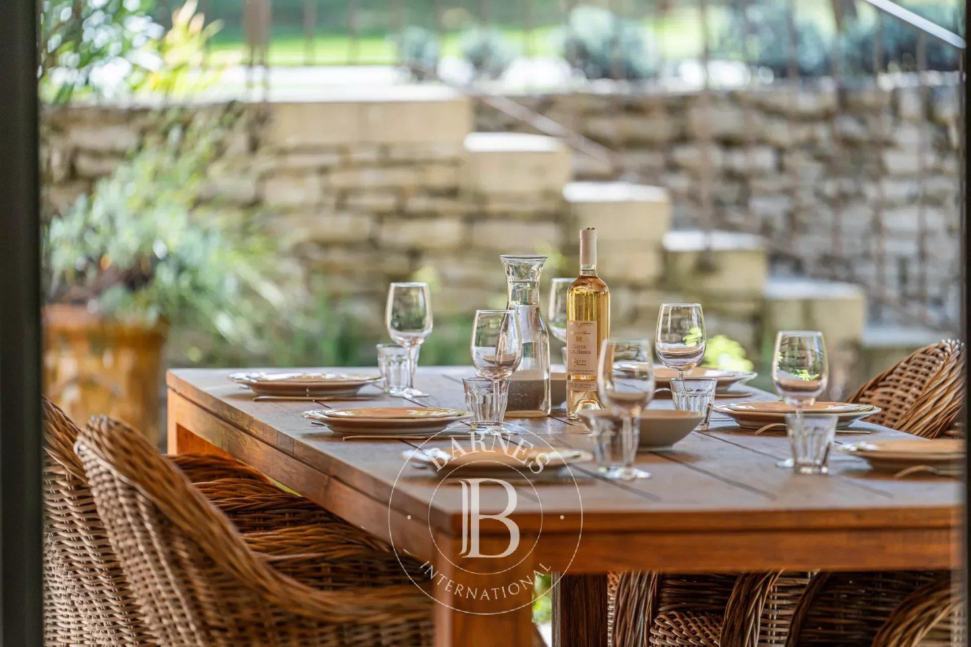 Bonnieux - Exceptional Mas - 6 Bedrooms - Pool - Wooded Park - Luberon