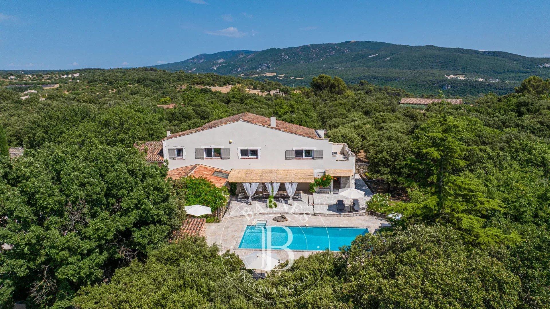 Exclusive - Bonnieux - 3,154 sq. Ft Stone House - 6 Bedrooms- Pool - Independent Guest House
