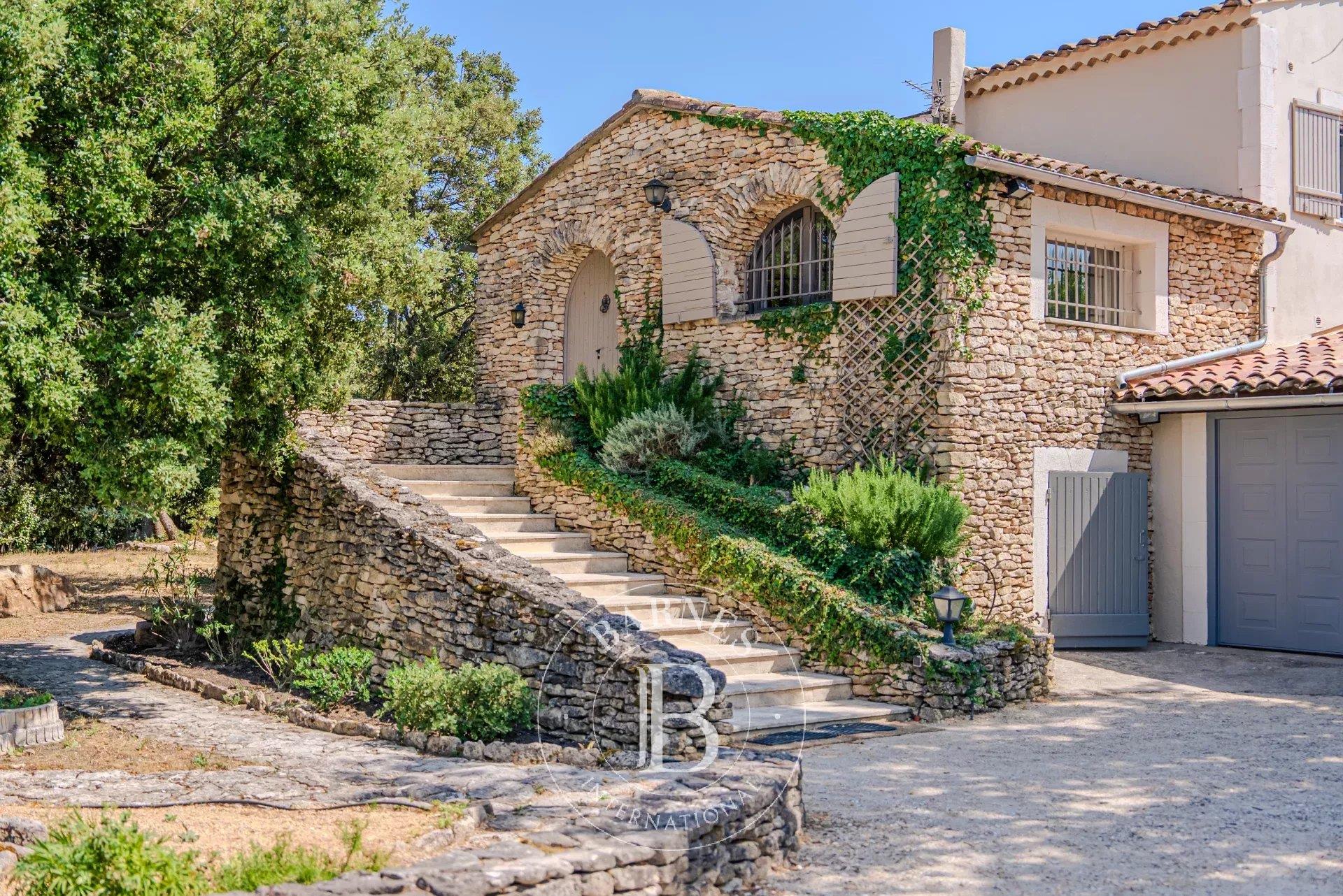 Exclusive - Bonnieux - 3,154 sq. Ft Stone House - 6 Bedrooms- Pool - Independent Guest House
