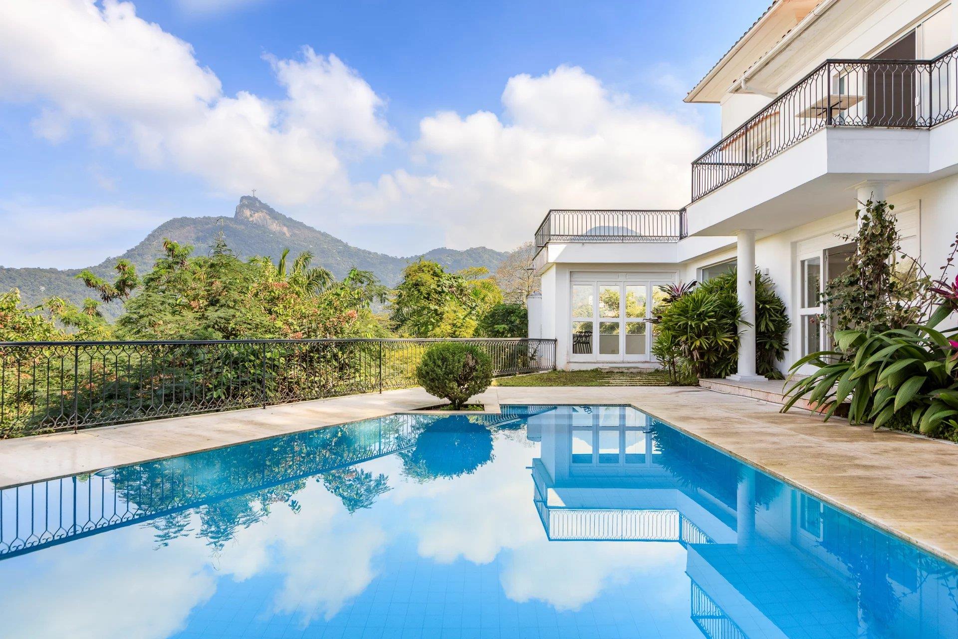 Rio096 - Unique Property in Laranjeiras – Iconic Views Over Rio