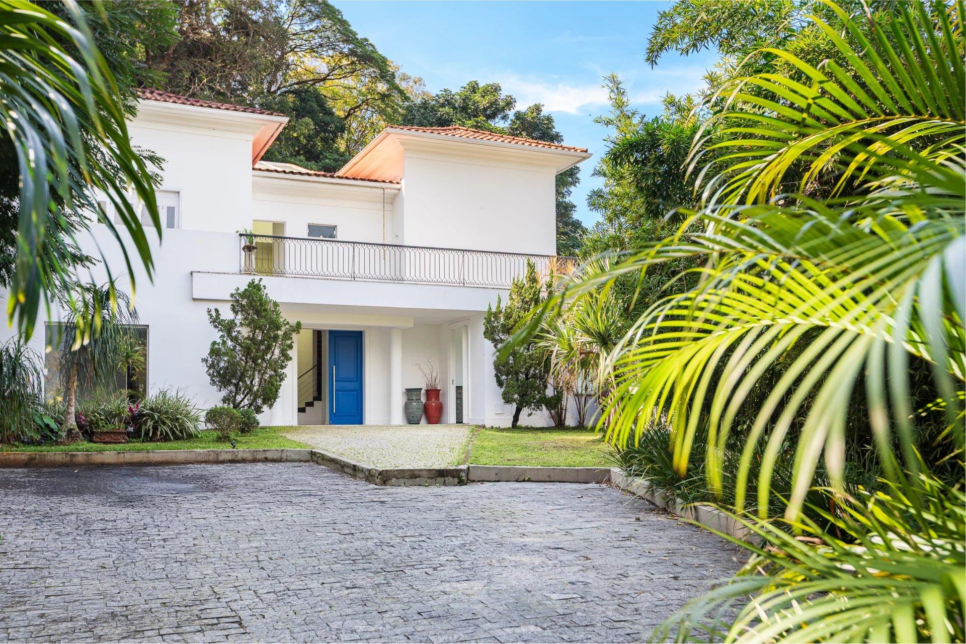 Rio096 - Unique Property in Laranjeiras – Iconic Views Over Rio