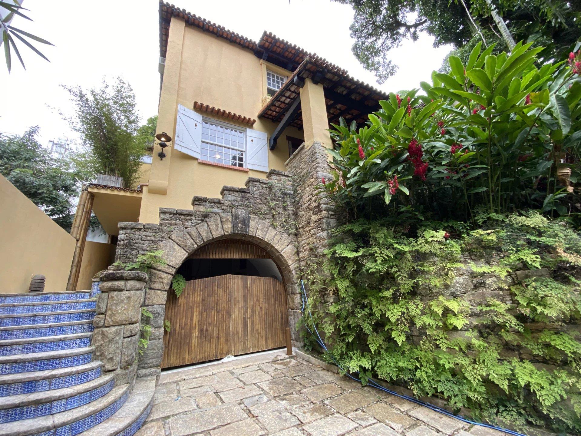 Rio412 - Beautiful house with gardens and swimming pool in Gávea