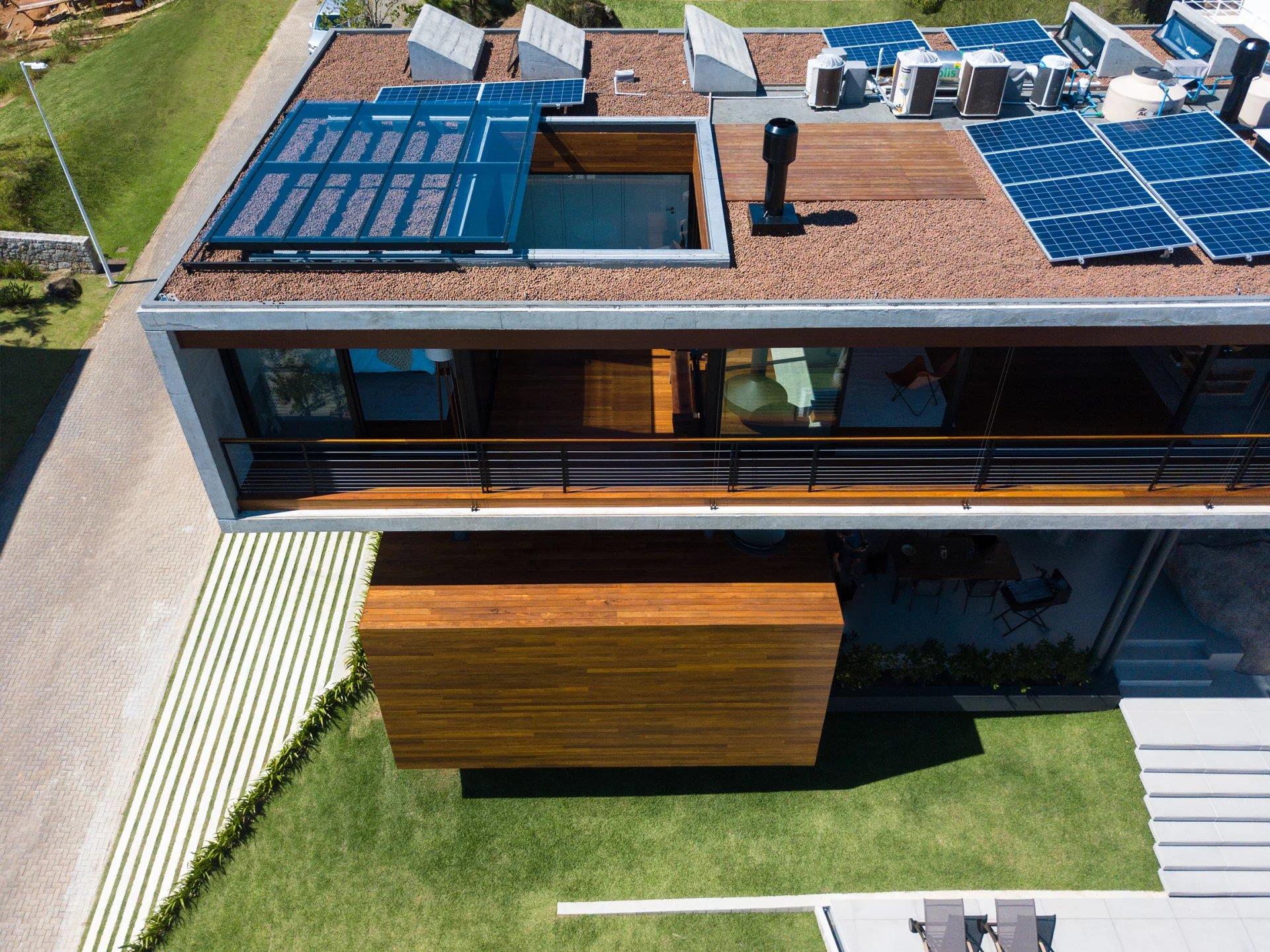 Flo600 - Award-winning architectural house in Cacupé, Florianópolis