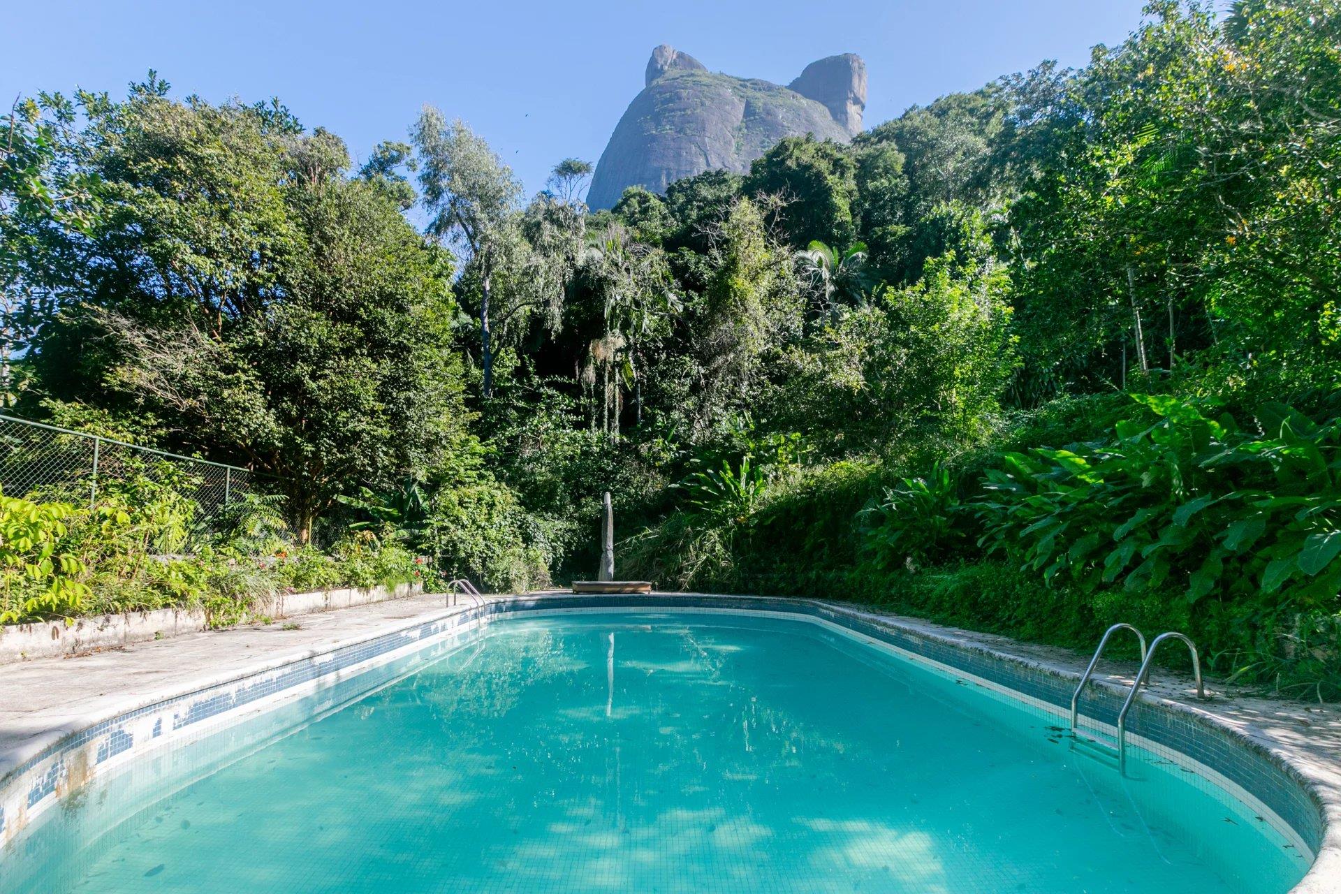 Rio132 - House in the middle of nature in São Conrado